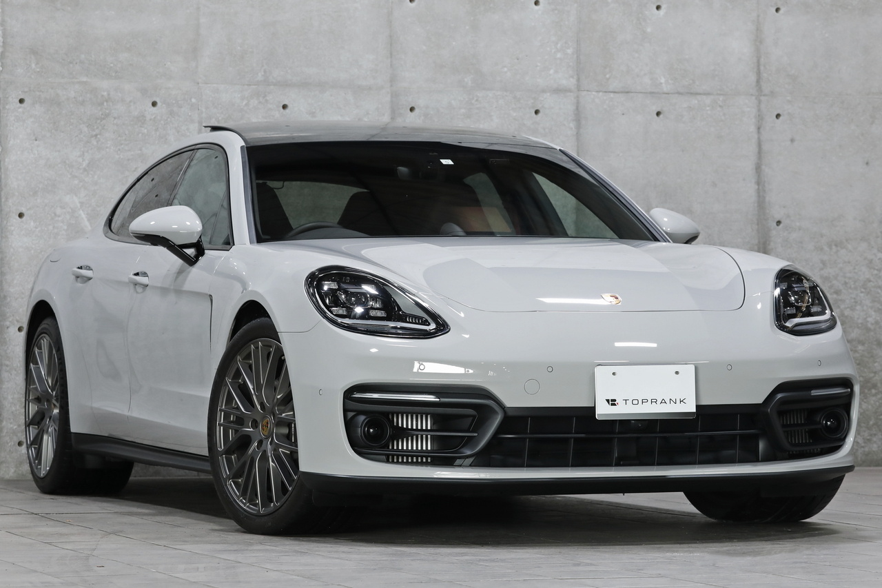 2023 Porsche PANAMERA null