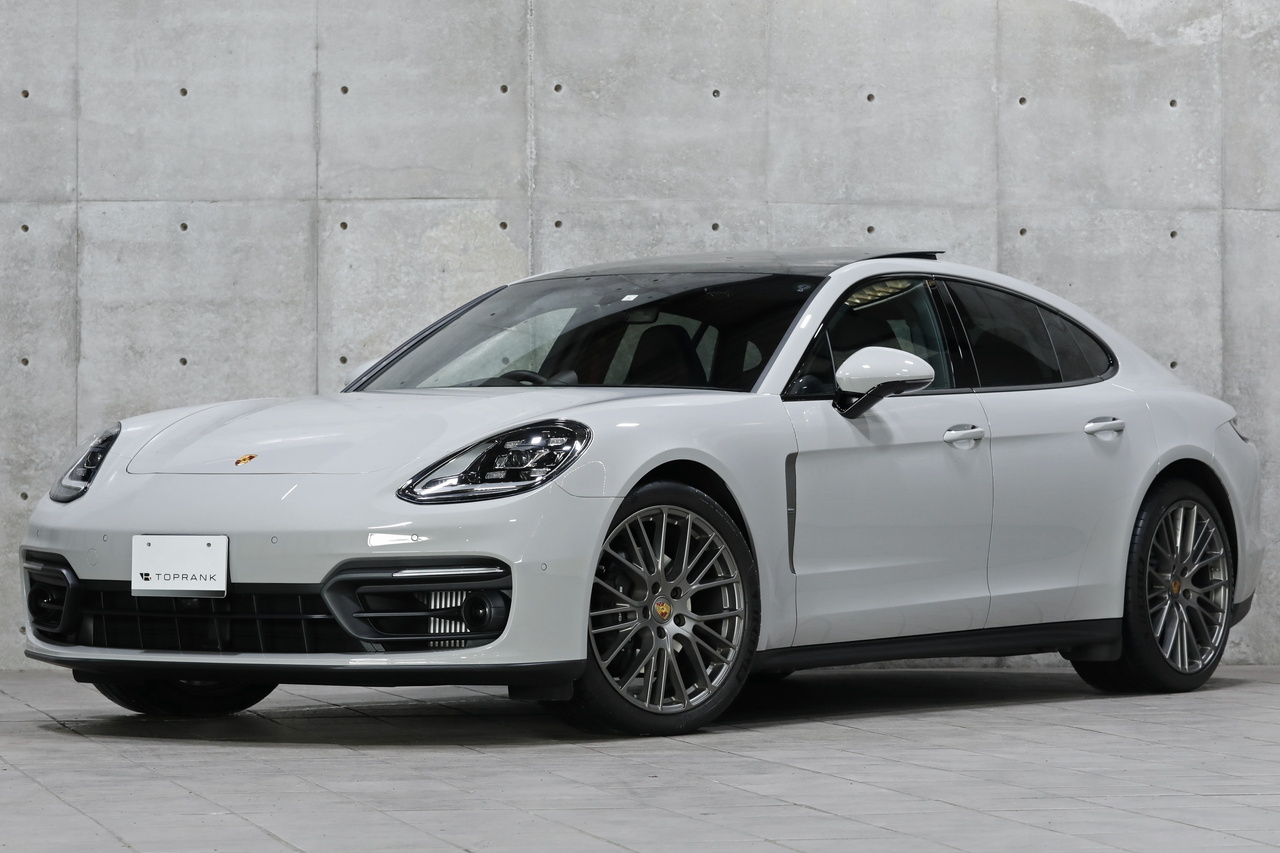 2023 Porsche PANAMERA null