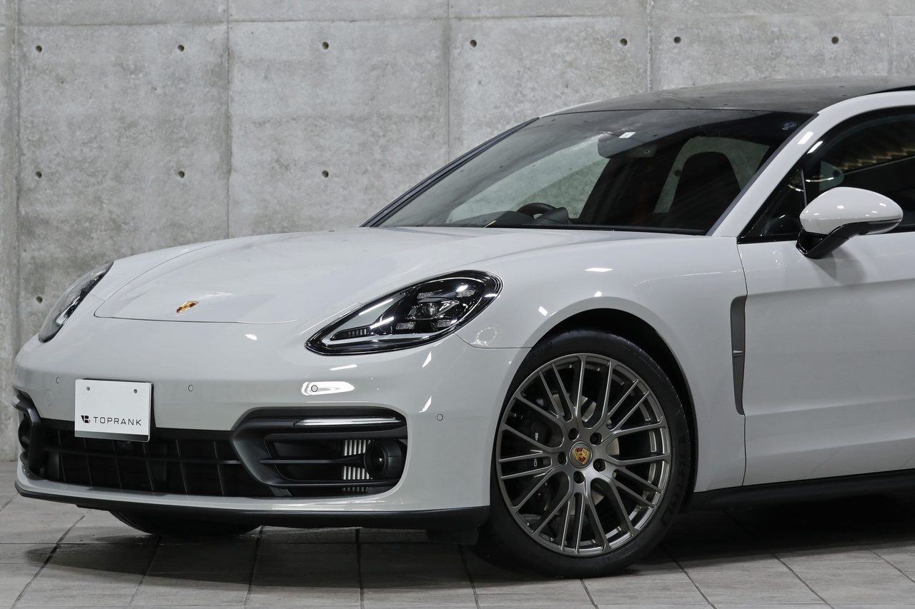 2023 Porsche PANAMERA null