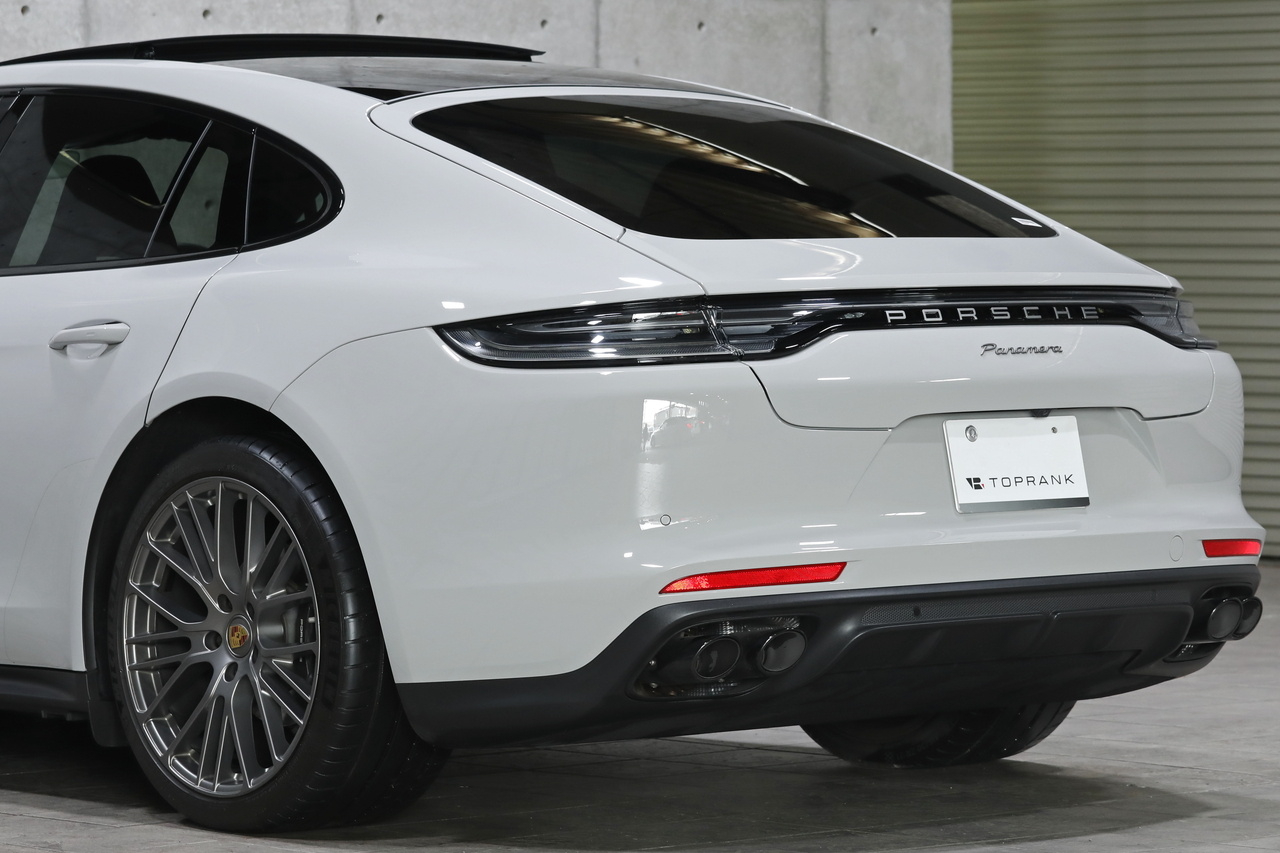 2023 Porsche PANAMERA null