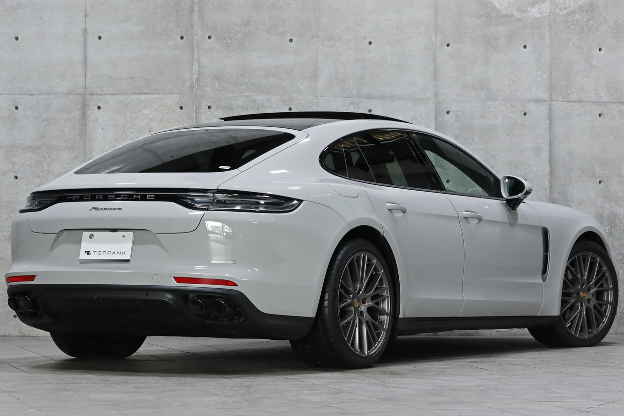 2023 Porsche PANAMERA null