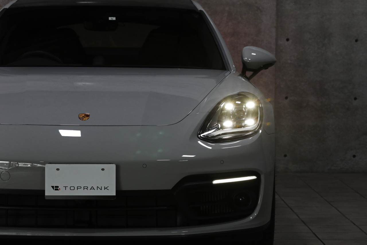 2023 Porsche PANAMERA null