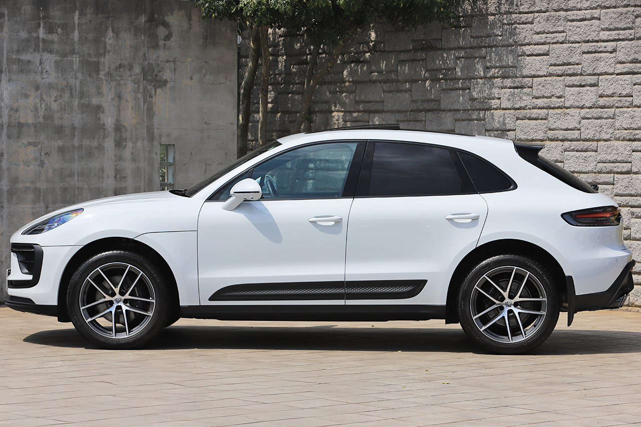 2023 Porsche MACAN null