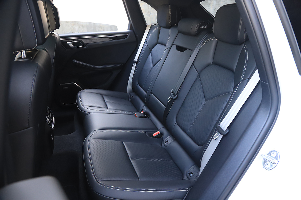 2023 Porsche MACAN null