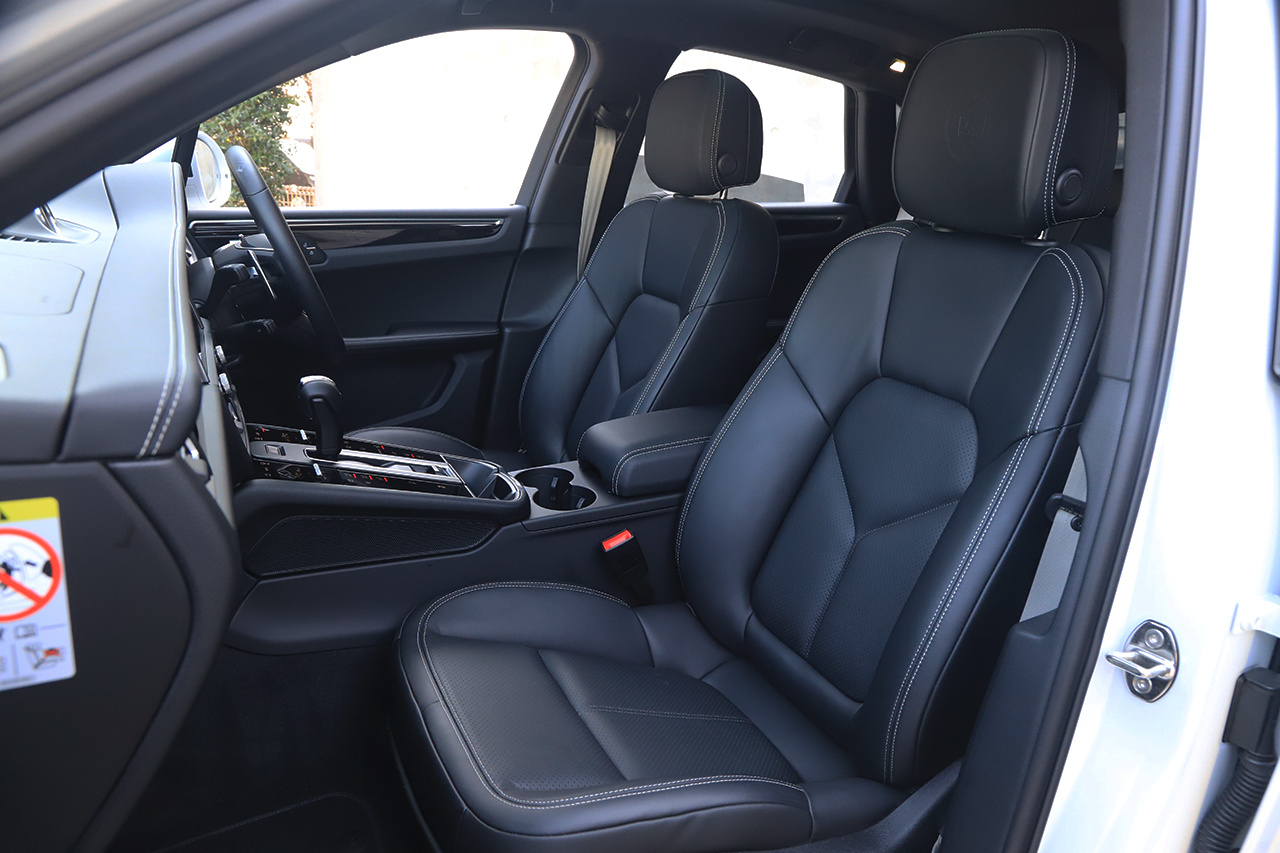 2023 Porsche MACAN null