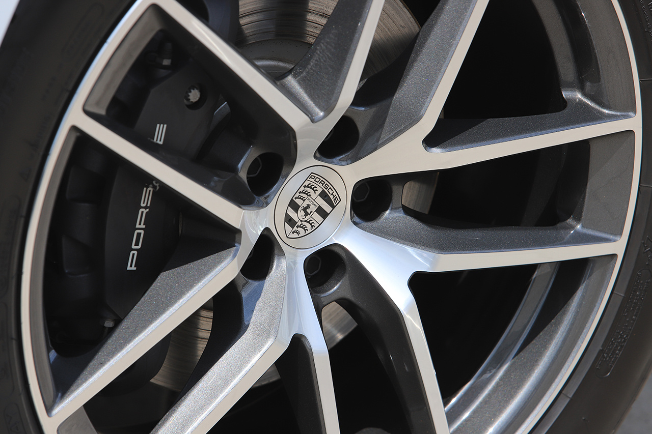 2023 Porsche MACAN null