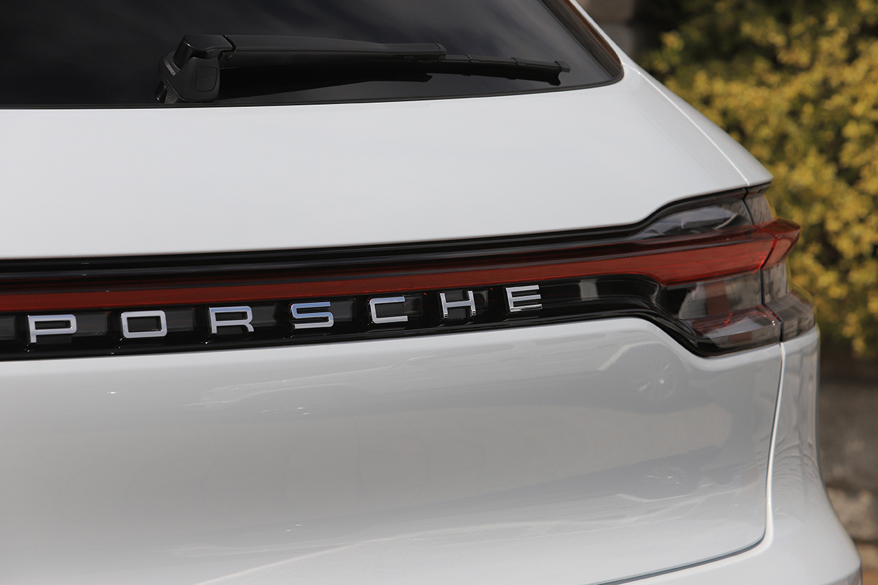 2023 Porsche MACAN null