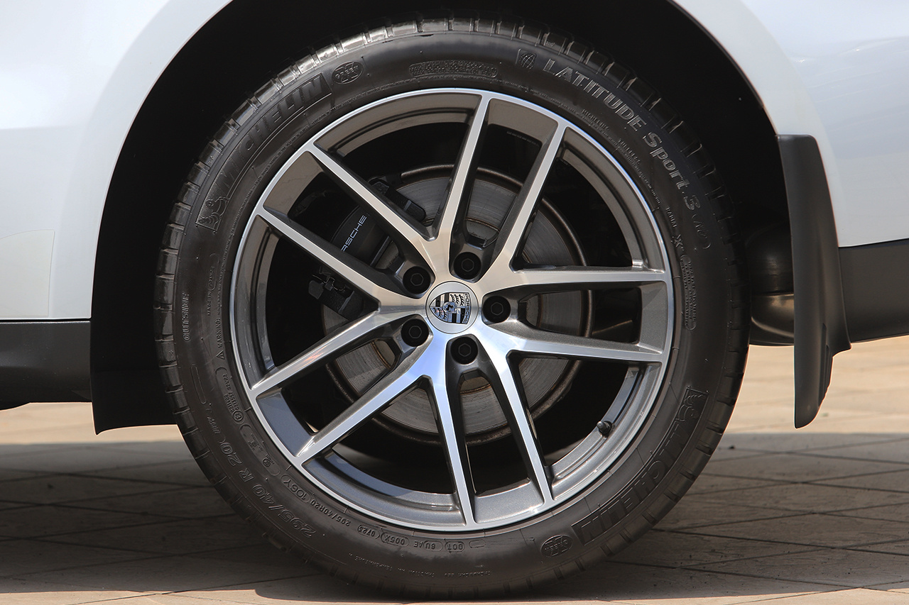 2023 Porsche MACAN null