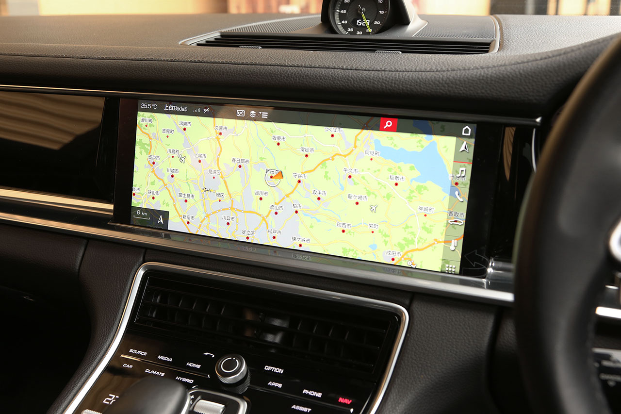 2018 Porsche PANAMERA null