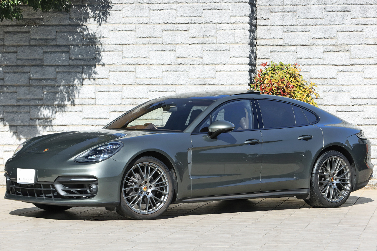 2022 Porsche PANAMERA 