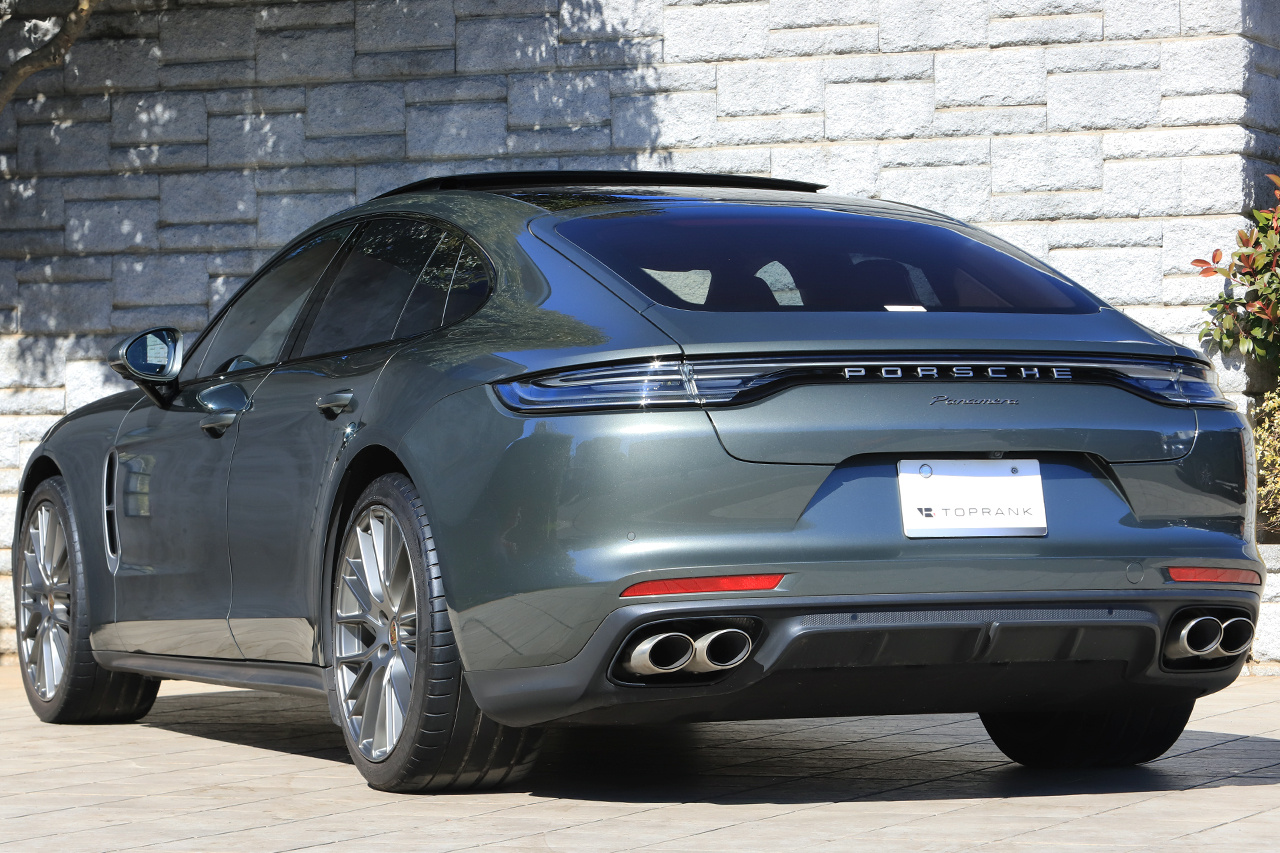 2022 Porsche PANAMERA 