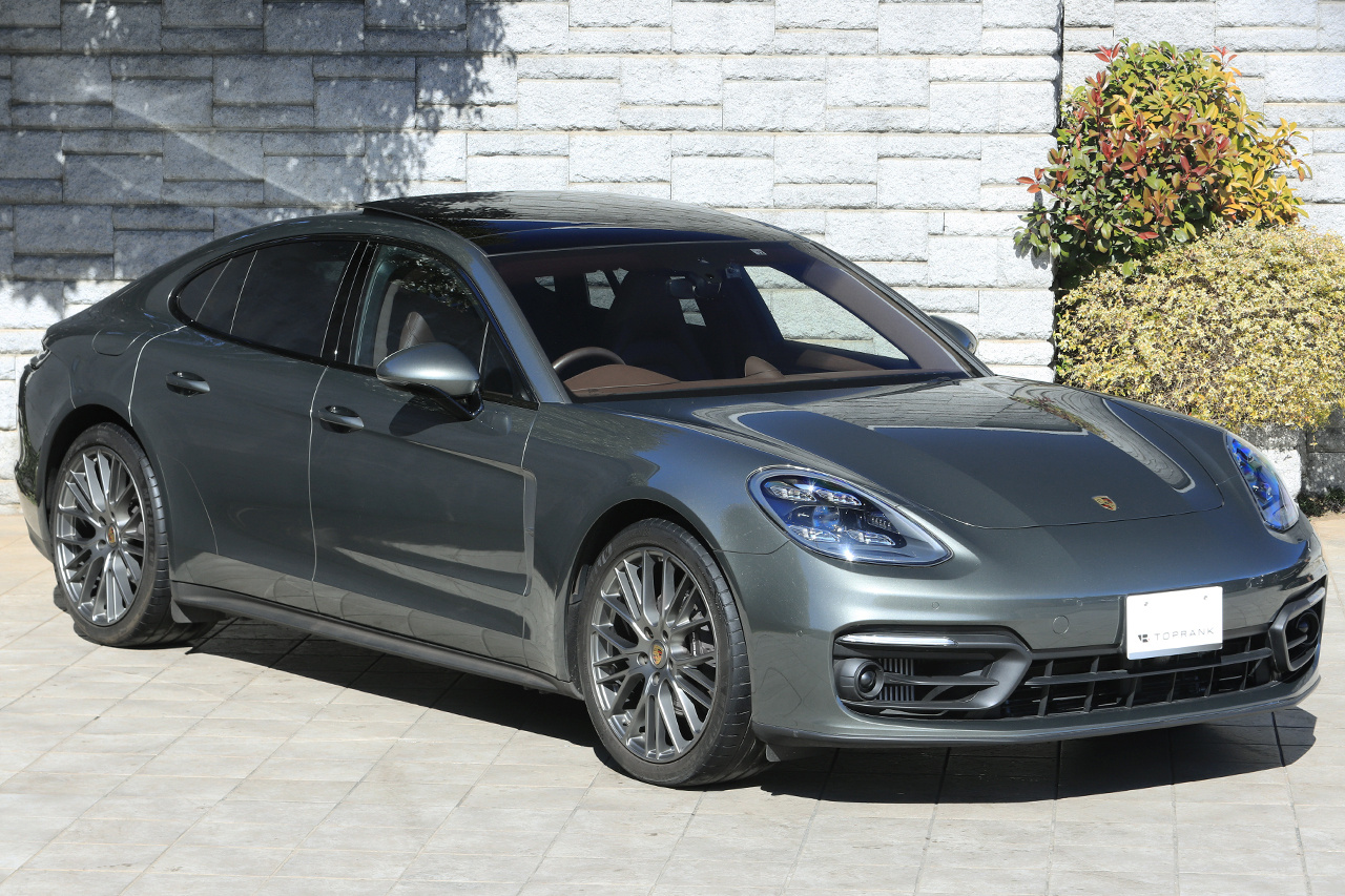 2022 Porsche PANAMERA 