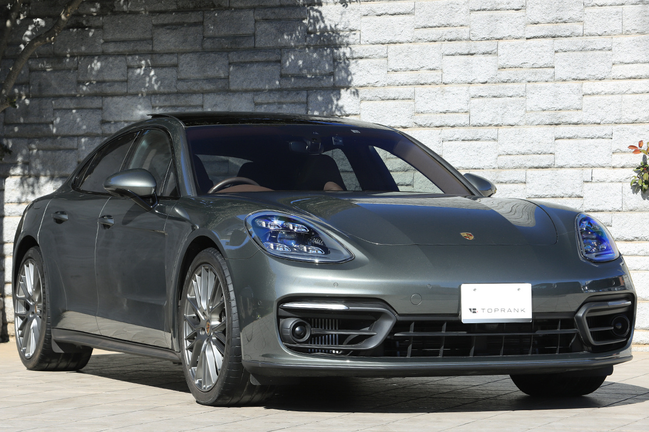 2022 Porsche PANAMERA 