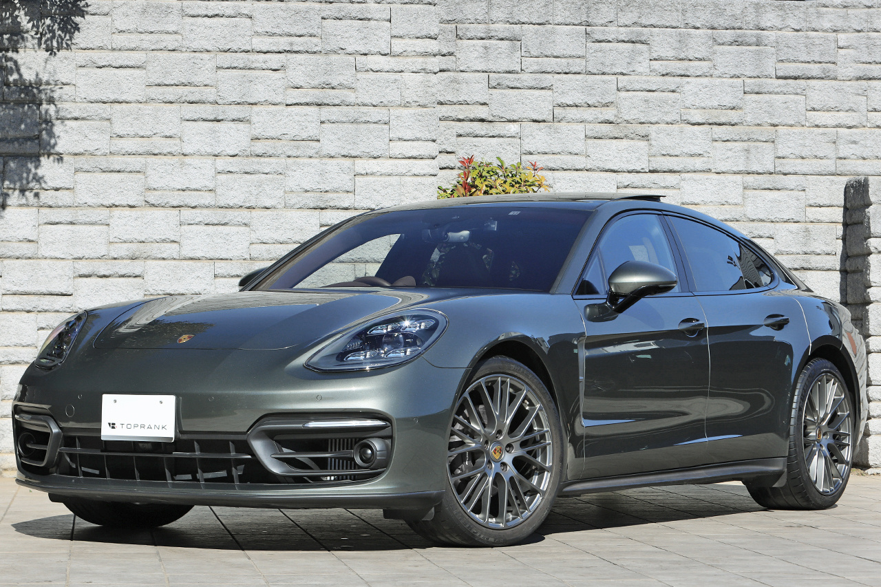 2022 Porsche PANAMERA 