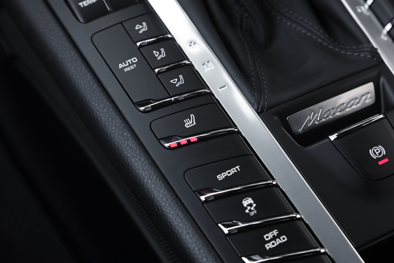 2020 Porsche MACAN null