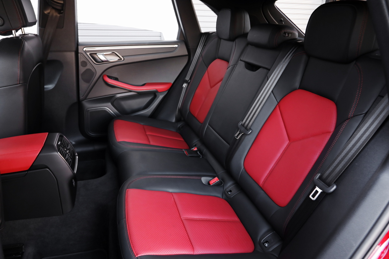 2020 Porsche MACAN null