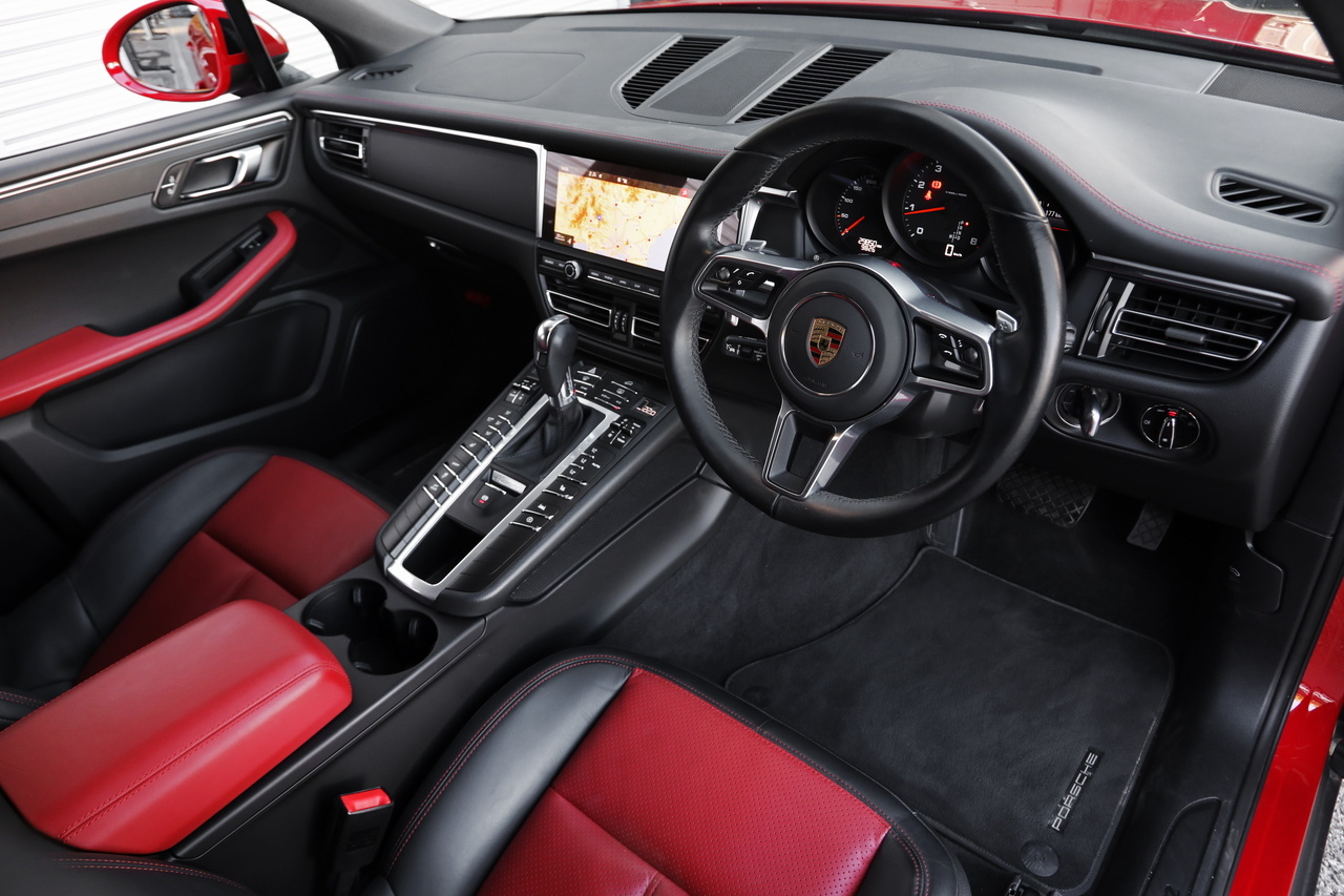 2020 Porsche MACAN null