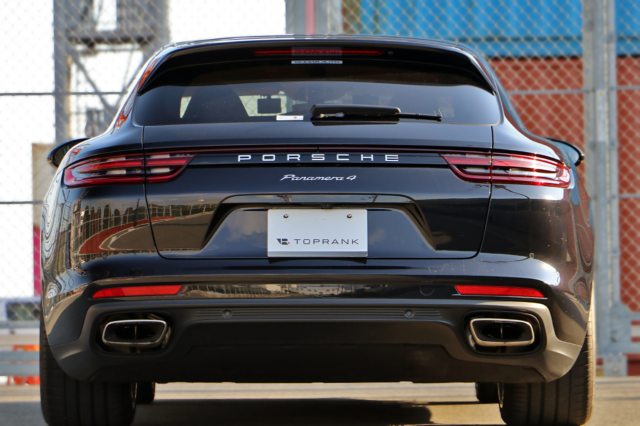 2019 Porsche PANAMERA 