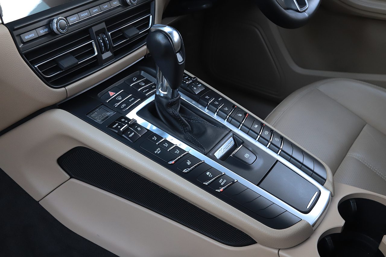2020 Porsche MACAN 