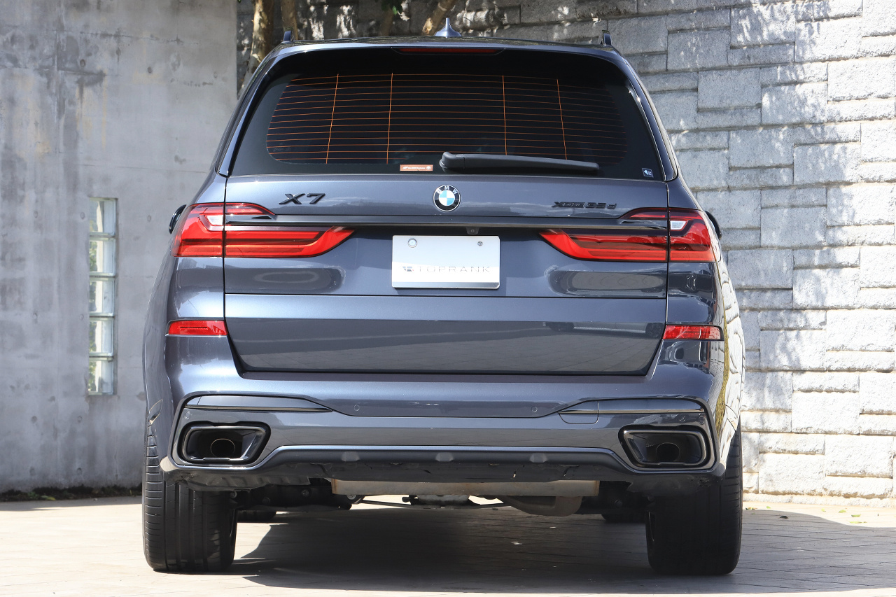 2021 BMW X7 