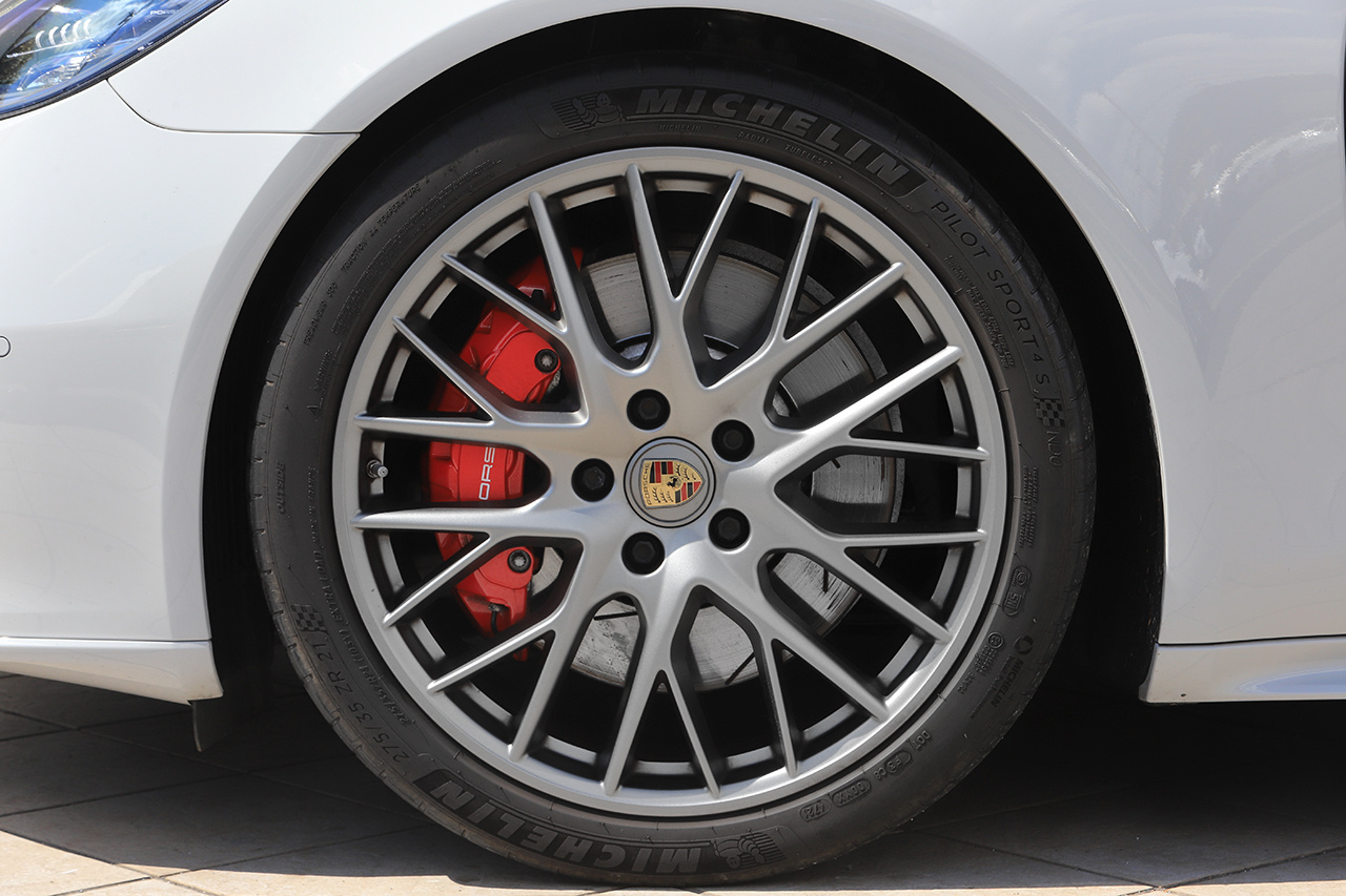 2022 Porsche PANAMERA null