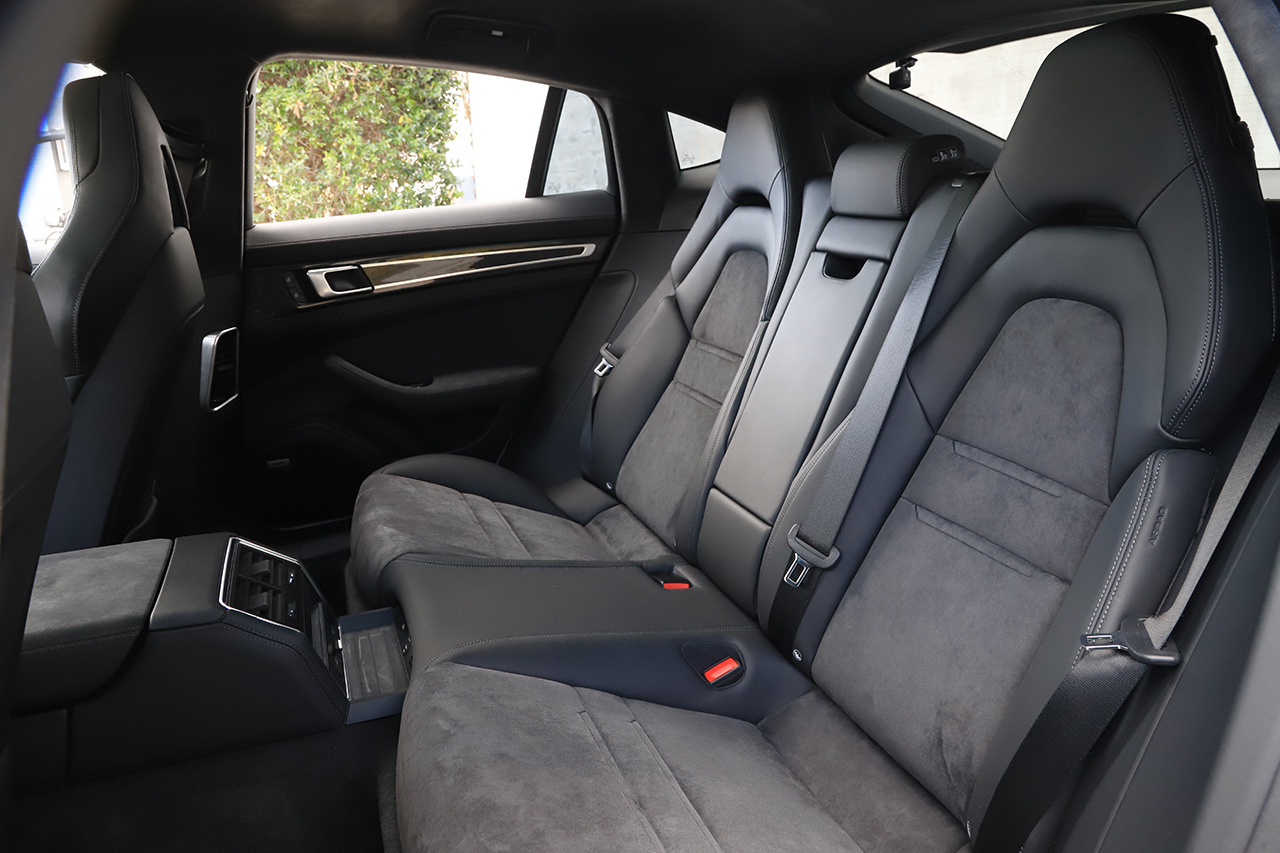 2022 Porsche PANAMERA null