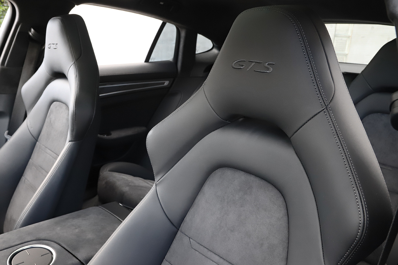 2022 Porsche PANAMERA null
