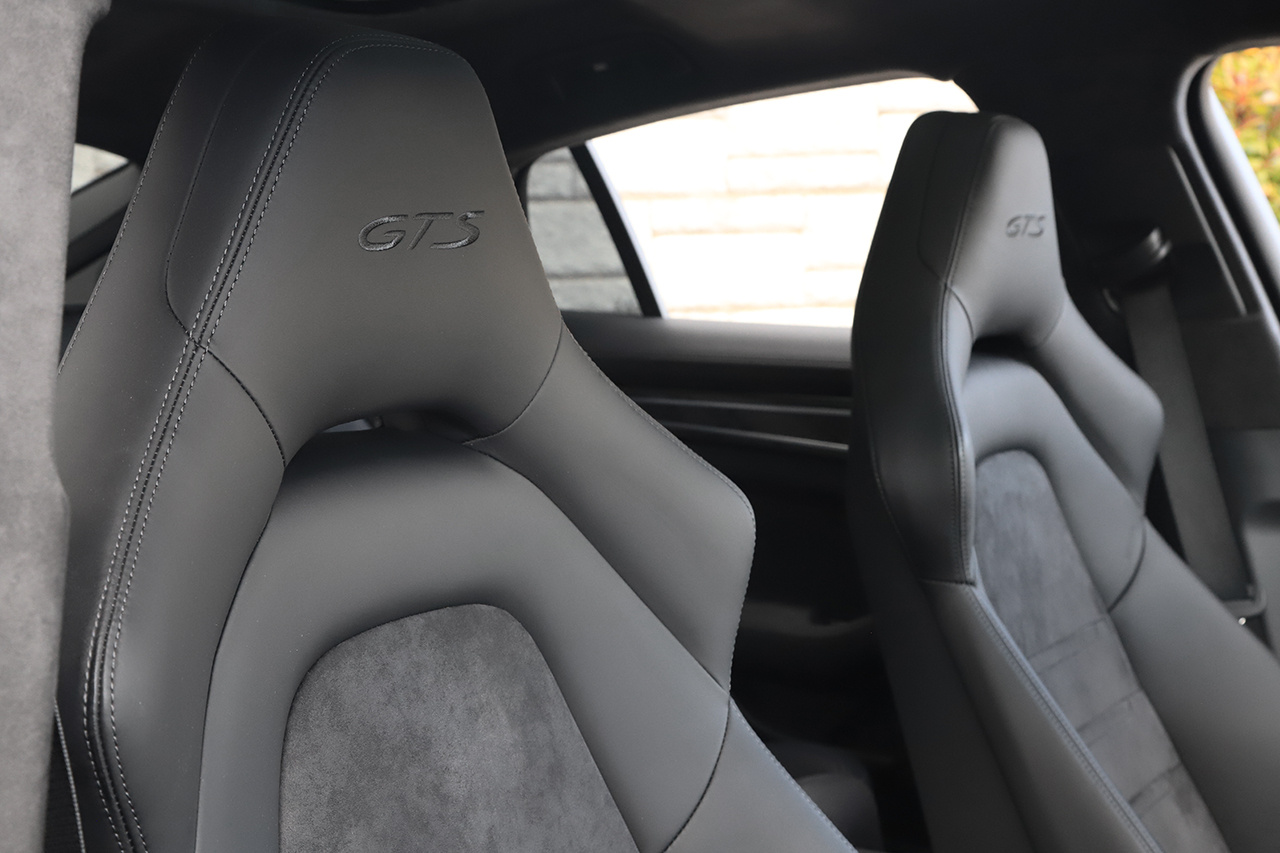 2022 Porsche PANAMERA null