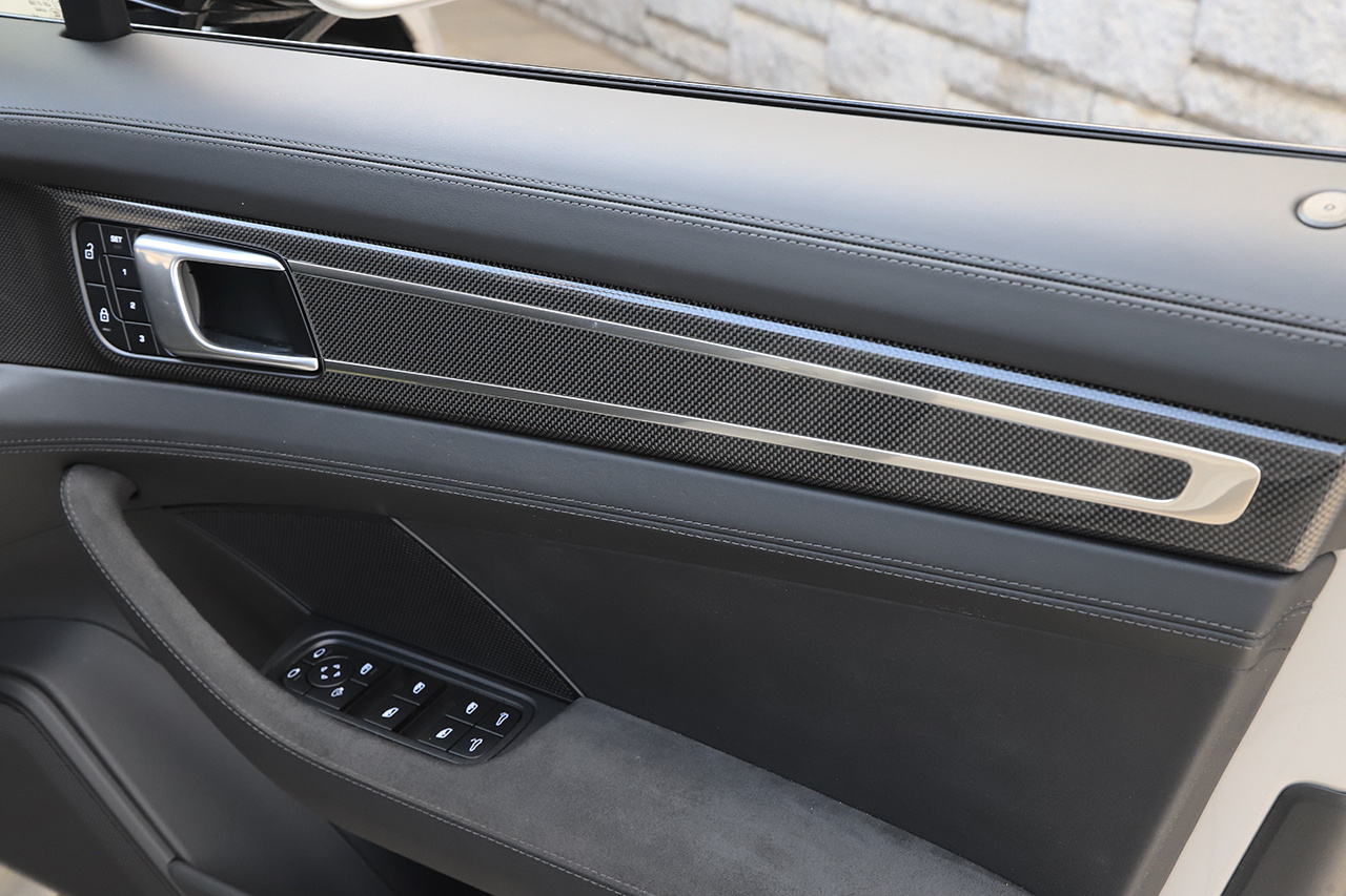 2022 Porsche PANAMERA null