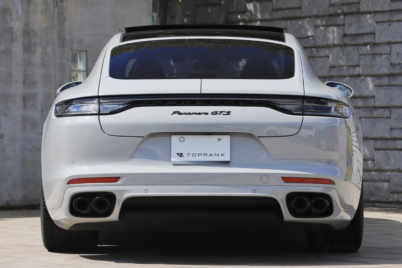 2022 Porsche PANAMERA null