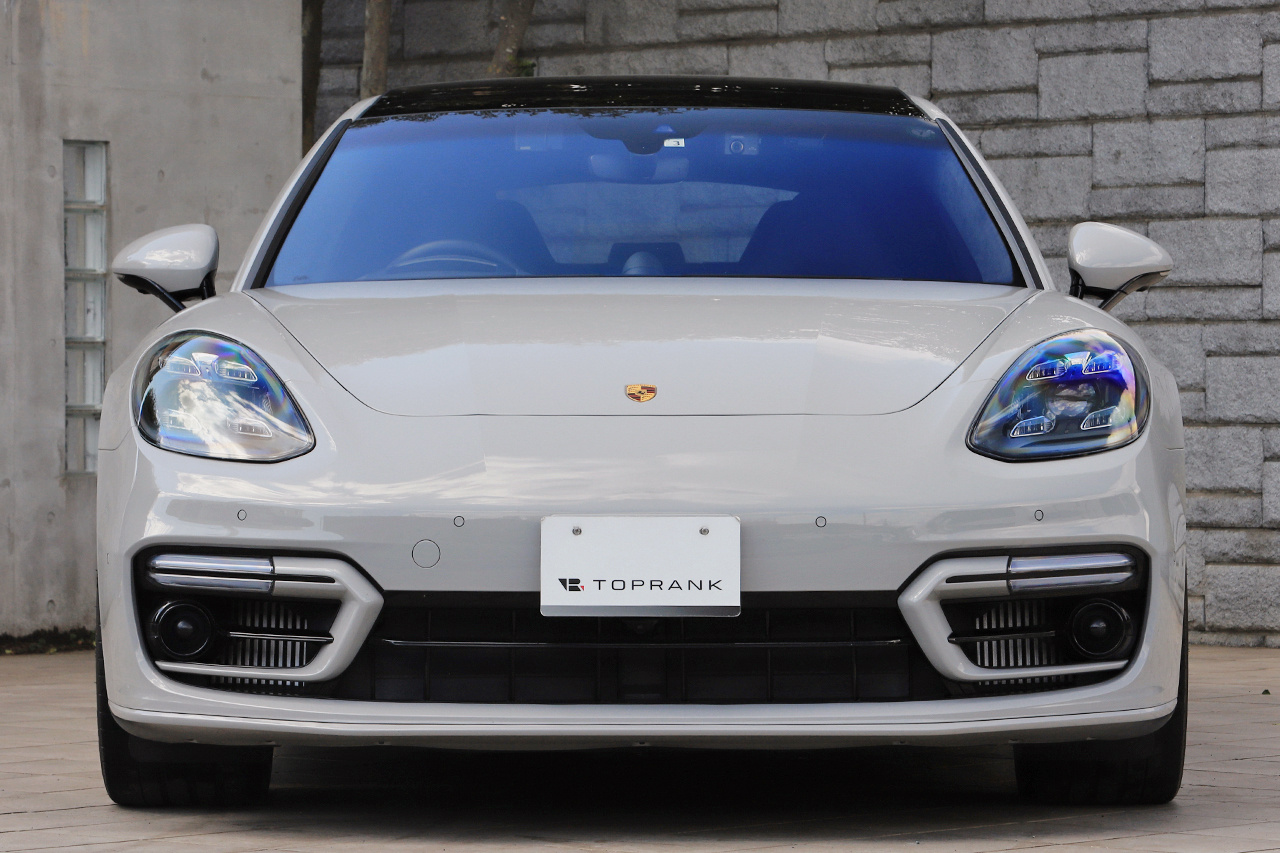 2022 Porsche PANAMERA null