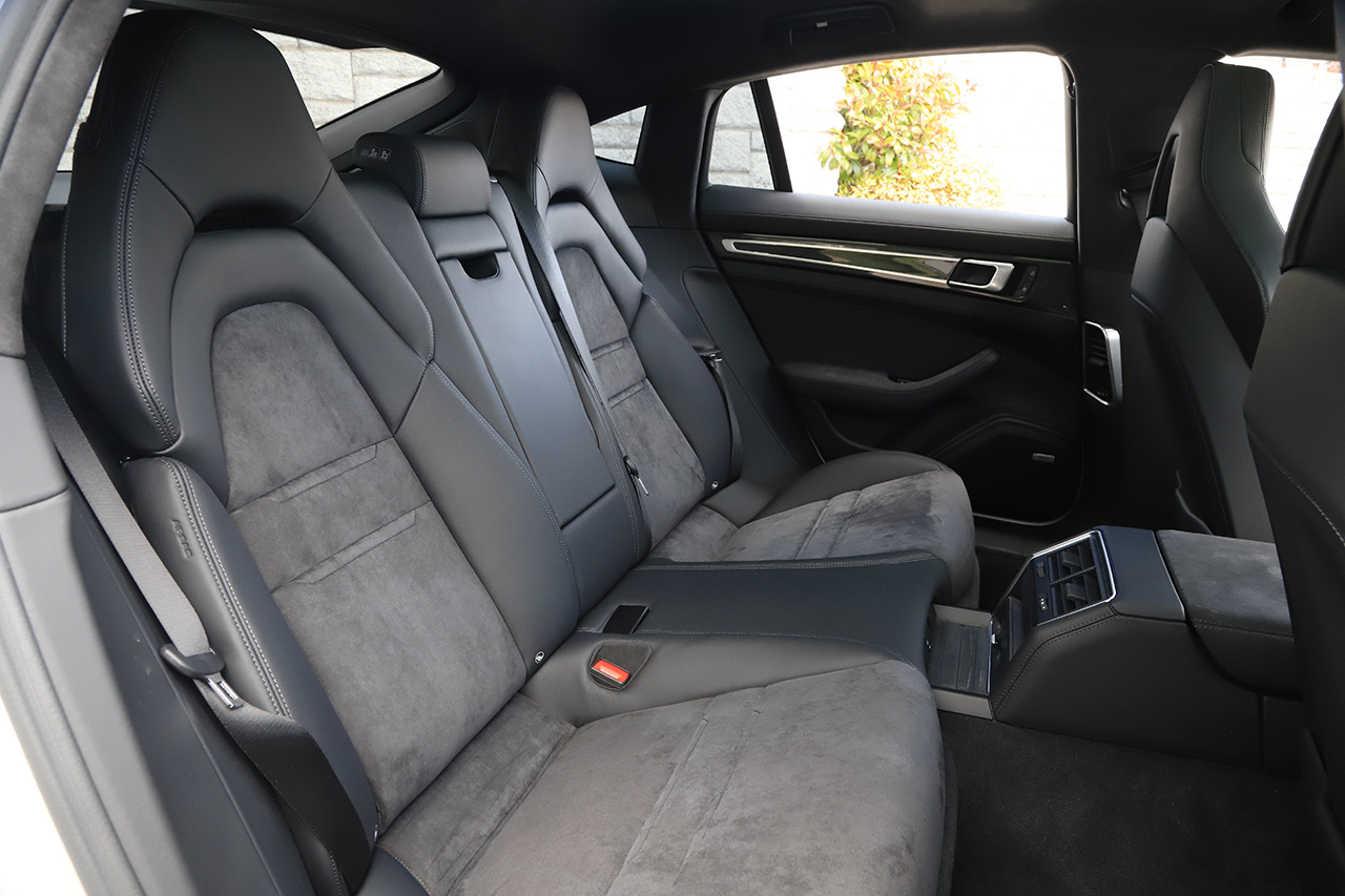 2022 Porsche PANAMERA null