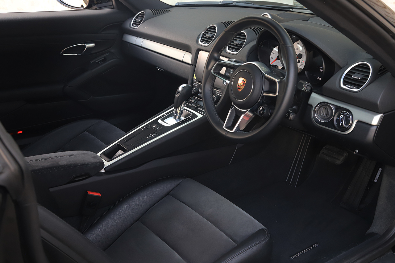 2018 Porsche 718 CAYMAN null