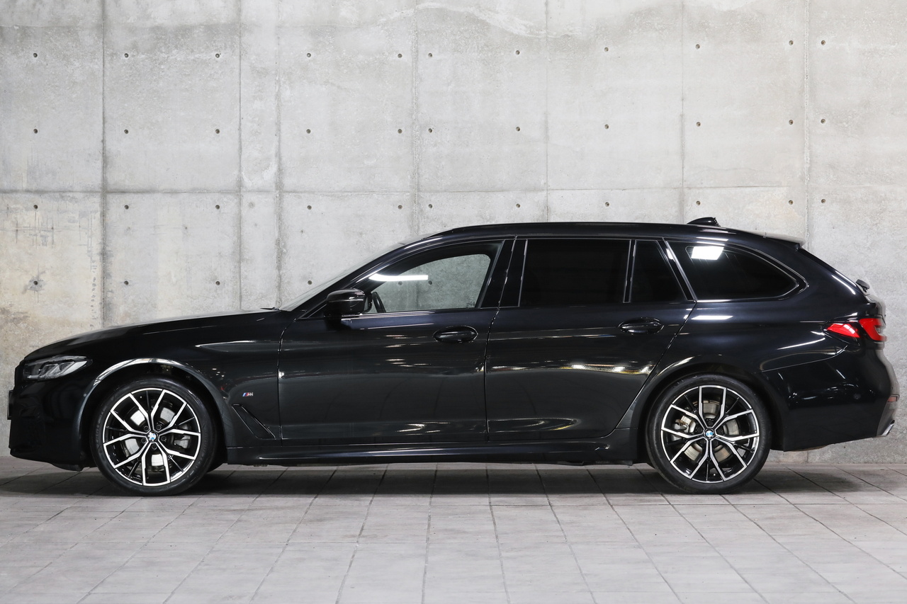 2021 BMW 5 SERIES null