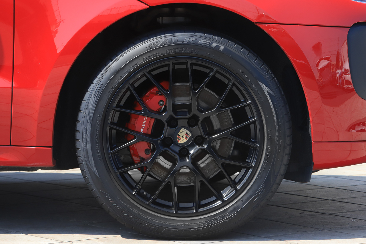 2020 Porsche MACAN 