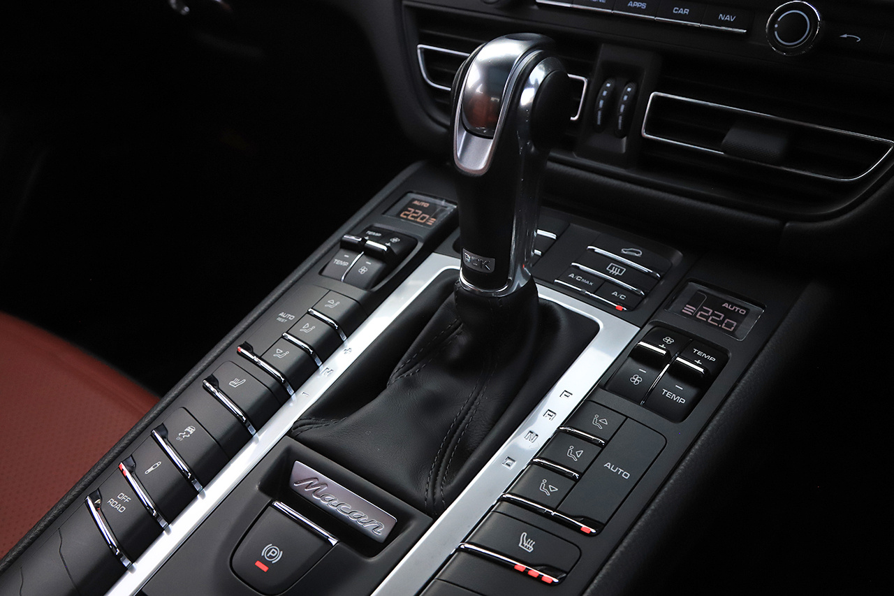 2020 Porsche MACAN 