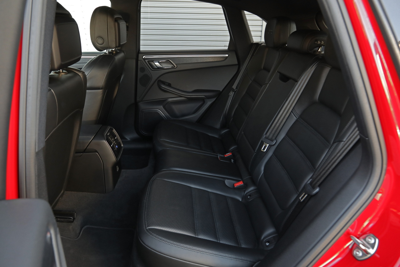 2018 Porsche MACAN null