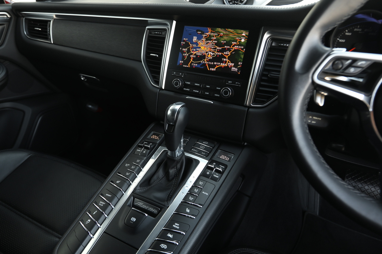 2018 Porsche MACAN null
