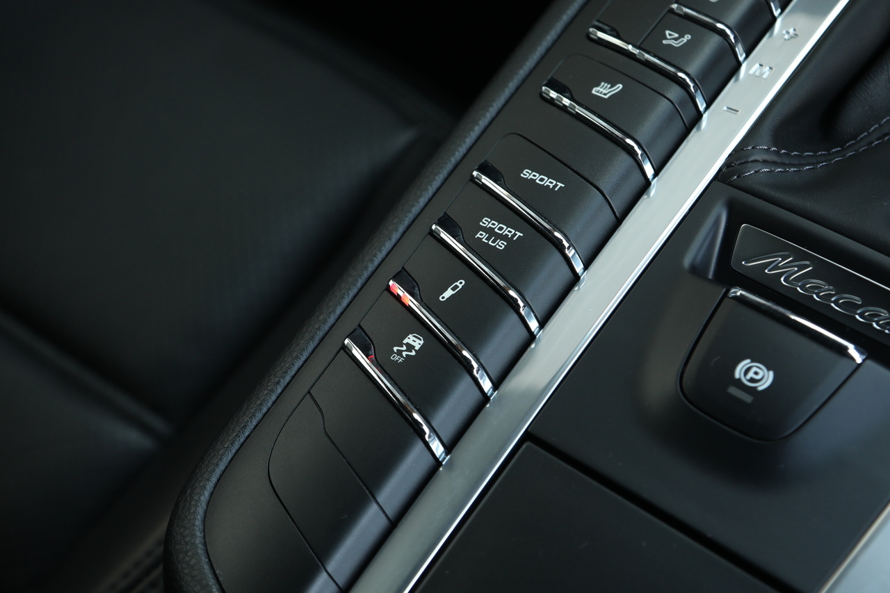 2018 Porsche MACAN null
