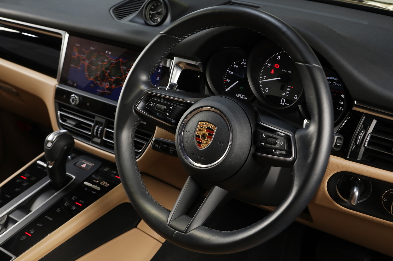2022 Porsche MACAN null