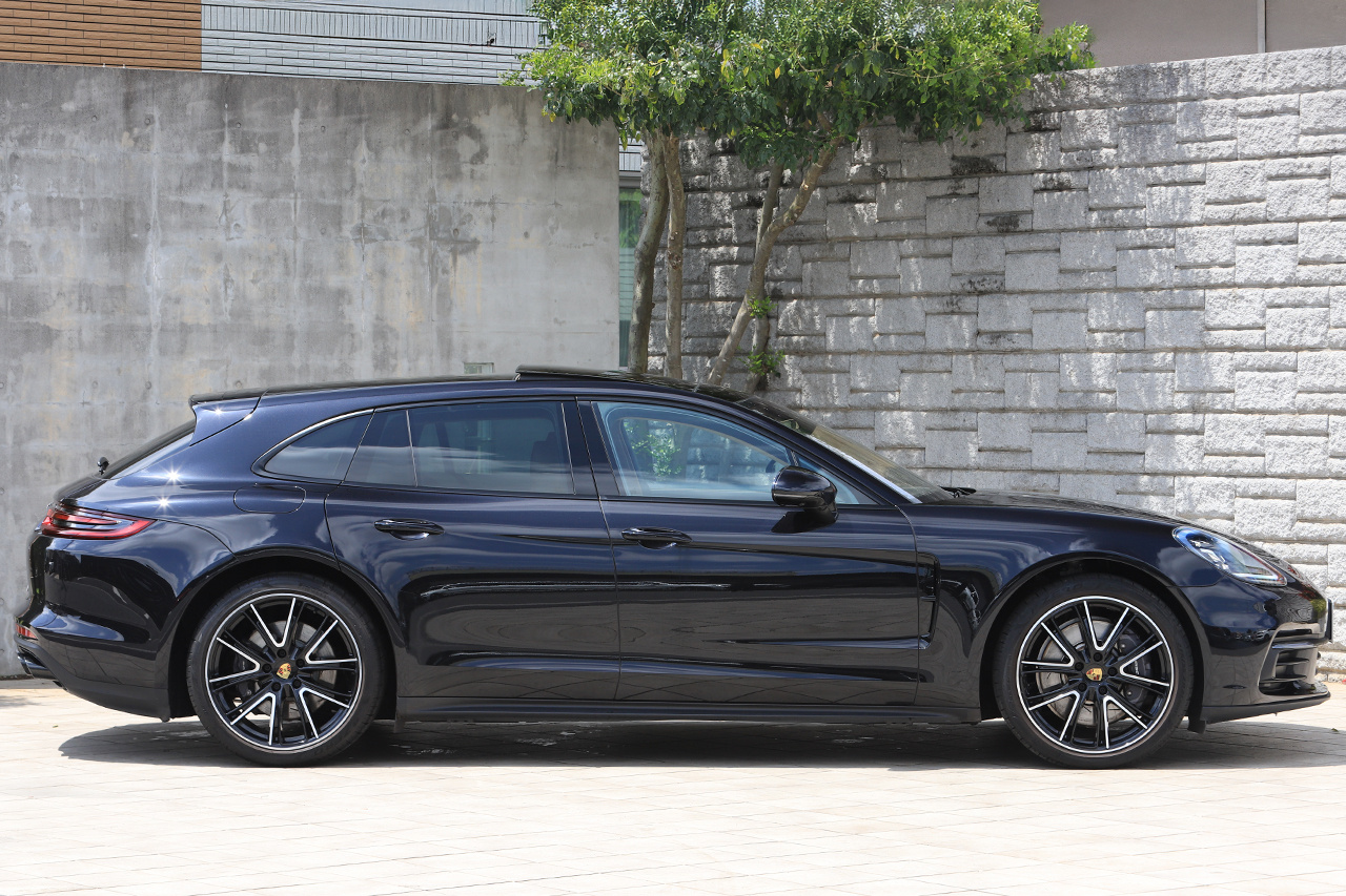 2020 Porsche PANAMERA null