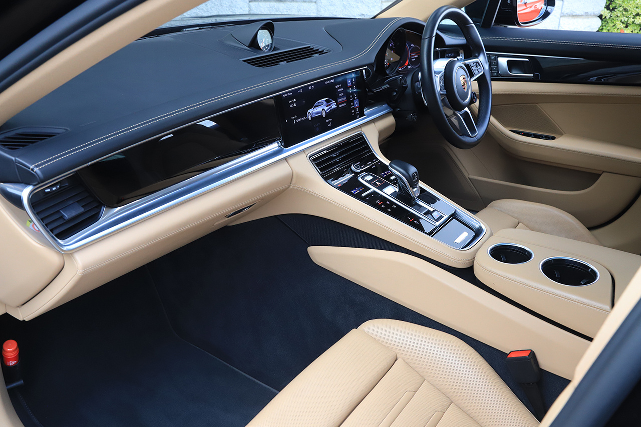 2020 Porsche PANAMERA null