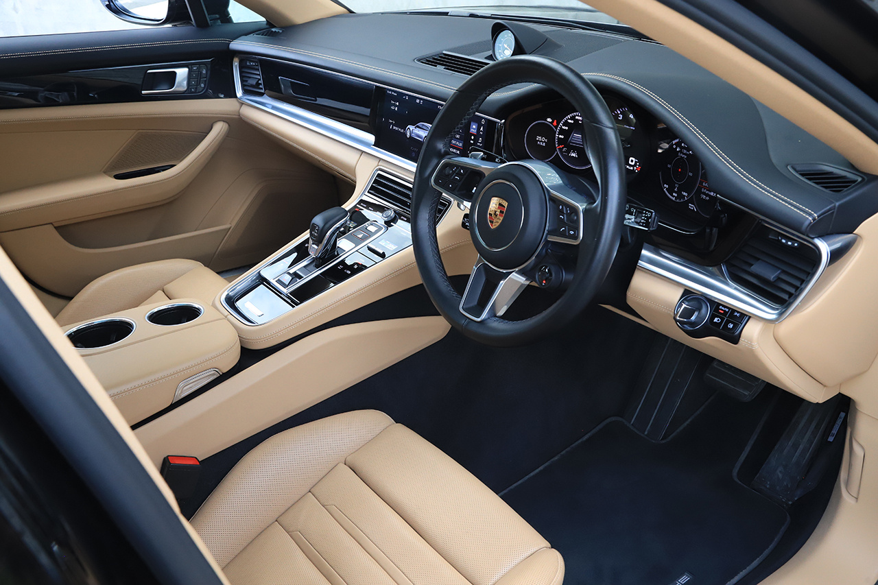 2020 Porsche PANAMERA null