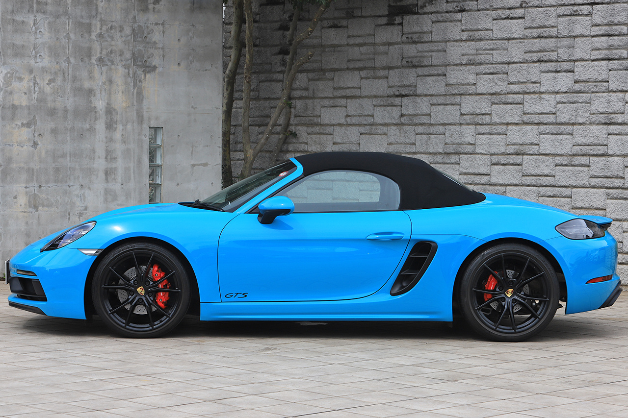 2018 Porsche 718 BOXSTER 
