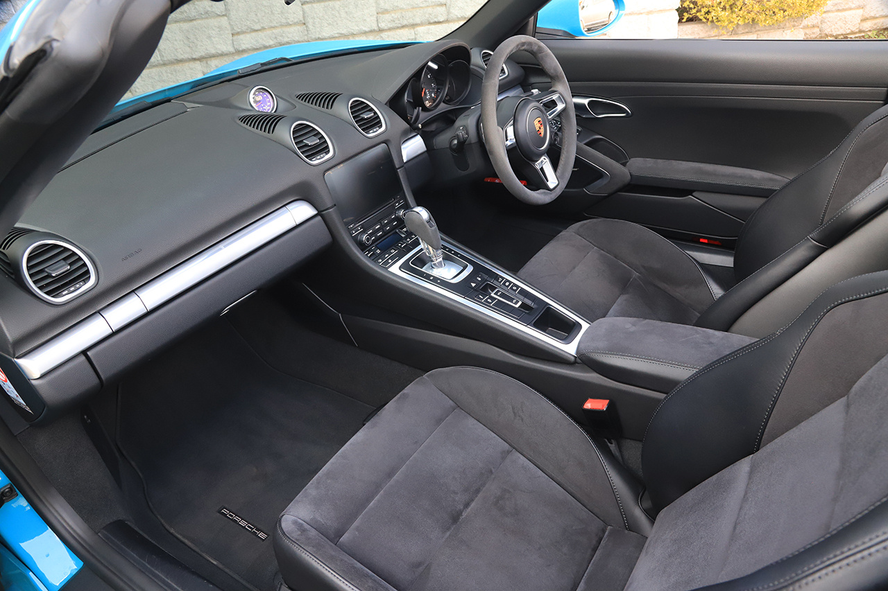 2018 Porsche 718 BOXSTER 