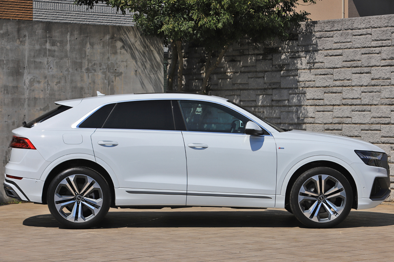 2023 Audi Q8 null