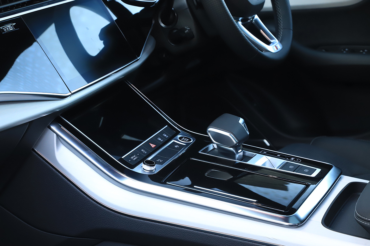 2023 Audi Q8 null