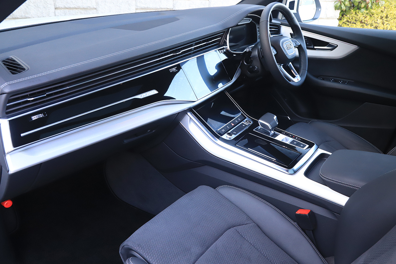 2023 Audi Q8 null