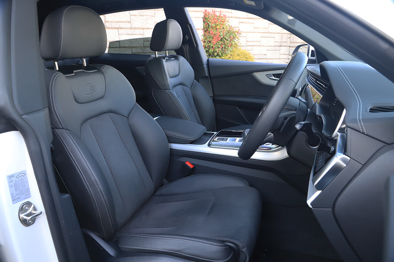 2023 Audi Q8 null