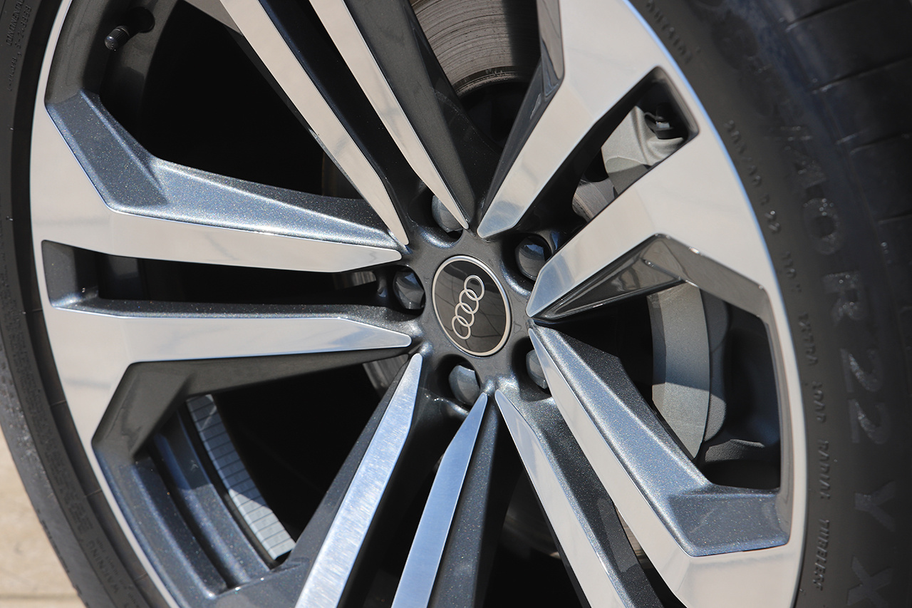 2023 Audi Q8 null